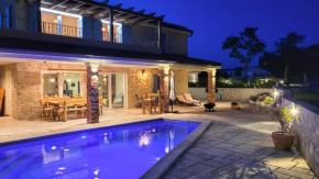 Villa Alara - charming villa with heated swimming pool